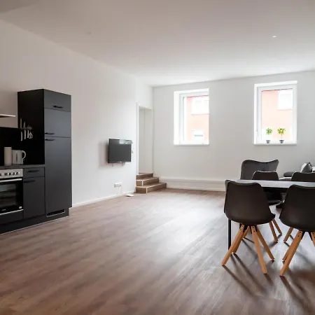 아파트 Appartmenthaus *